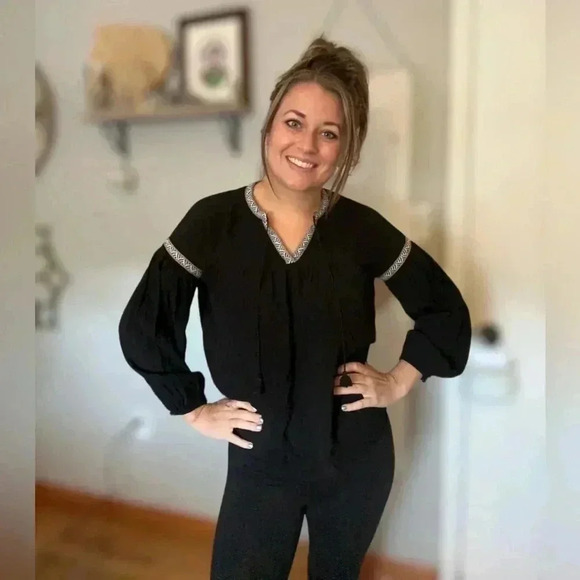 Madewell Tops - Madewell Women Boho Top Embroidered Black Peasant Size XS